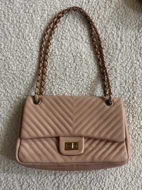 Quilted Chevron Chain-Handle Shoulder Bag in Blush